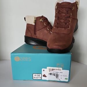 Bzees Women's Tan Ankle Booties